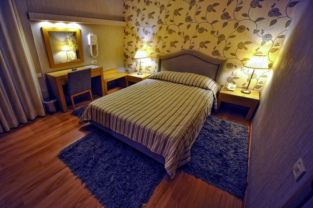 Haikos Hotel Kalamata Room photo